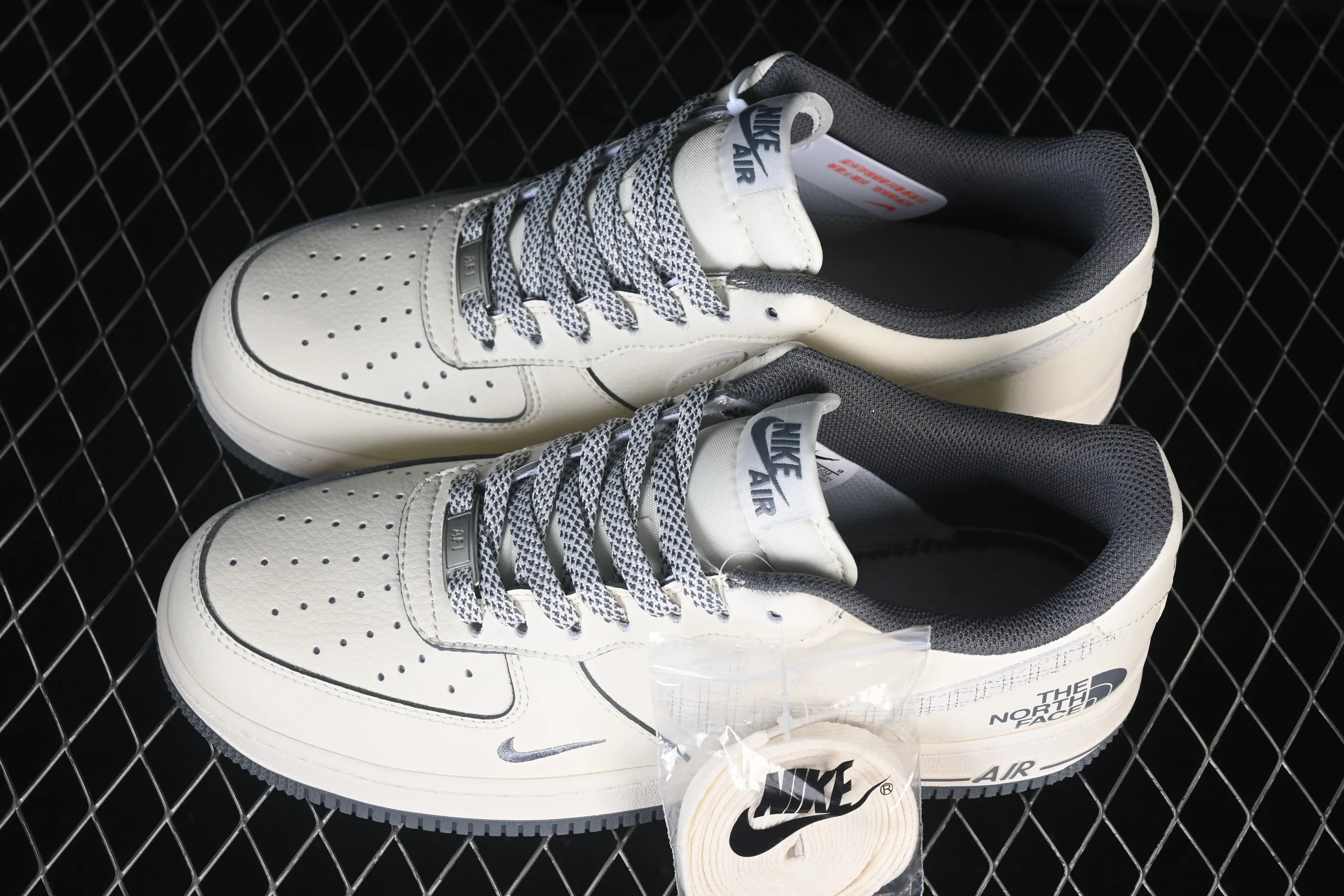 All categories Nk Air Force 1 Air Force series Nk Air Force 1 Low Air Force low top Nike Air Force 1'07 Low North Face co-branded beige mesh Air Force 1 low top casual sneakers JP8028-058